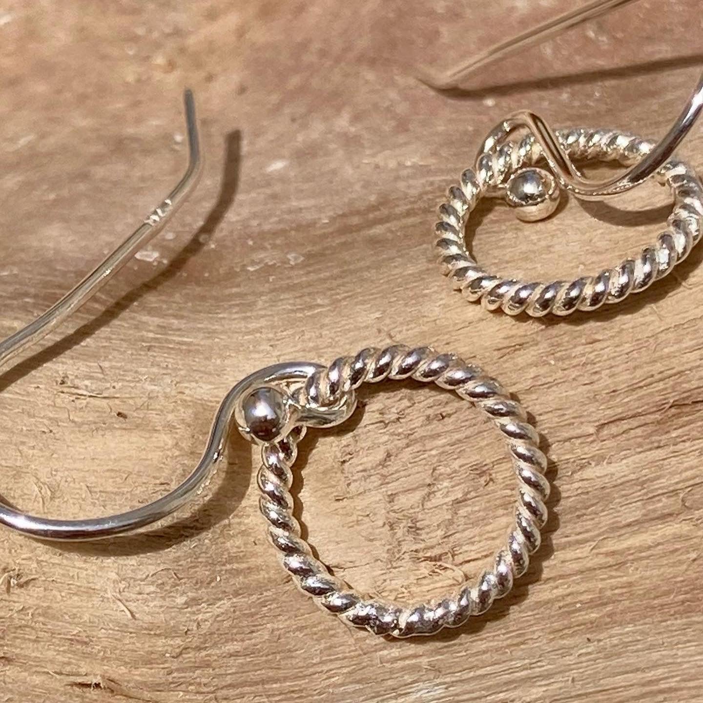 Small Beaded Earrings in 925 Silver
