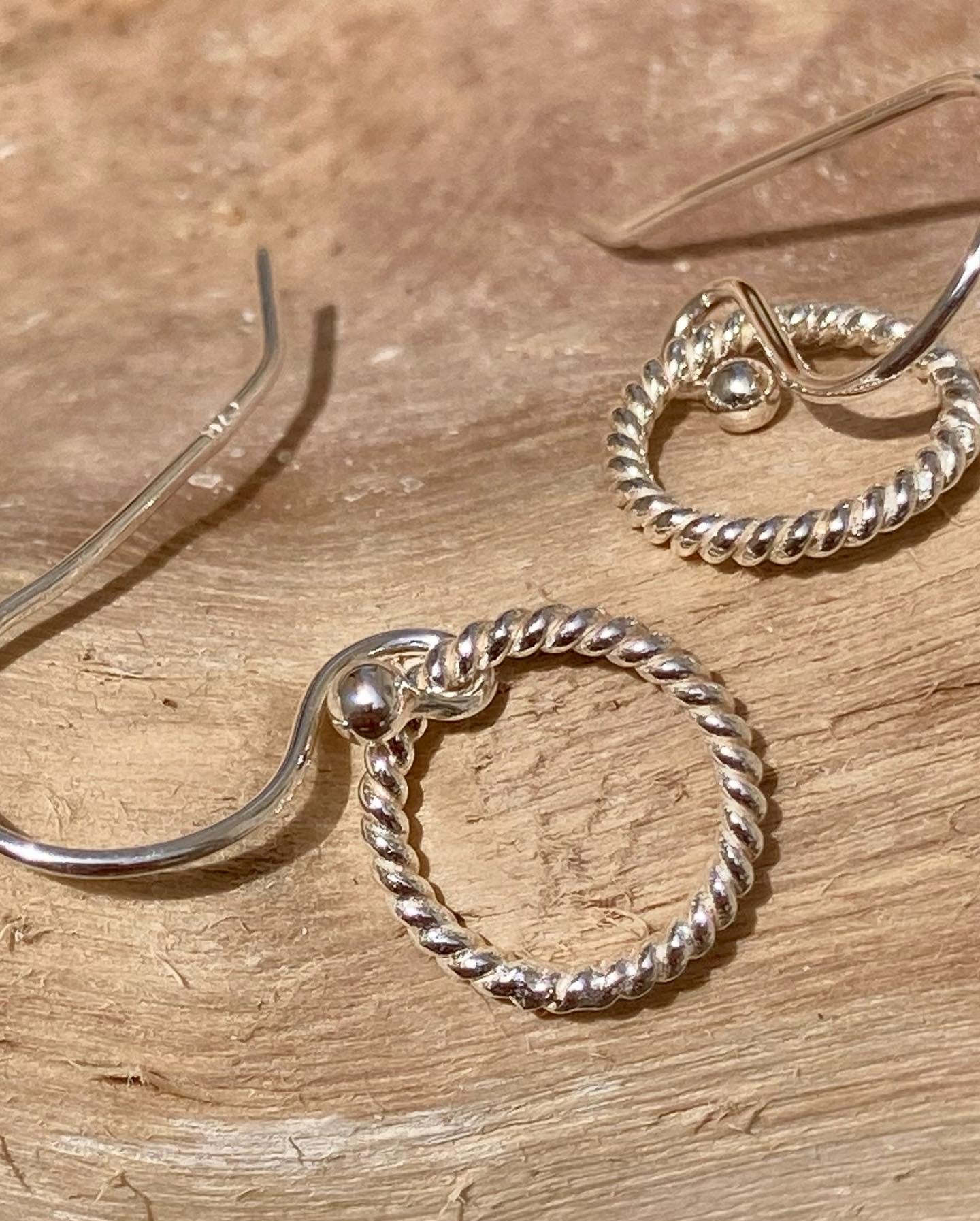 Small Beaded Earrings in 925 Silver