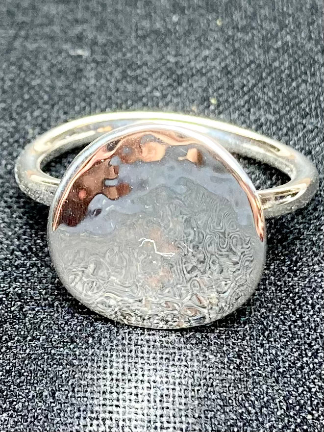 Textured Curved Disc Ring in 925 Silver