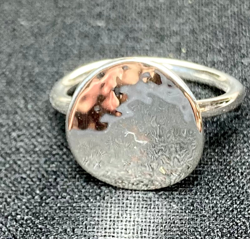 Textured Curved Disc Ring in 925 Silver