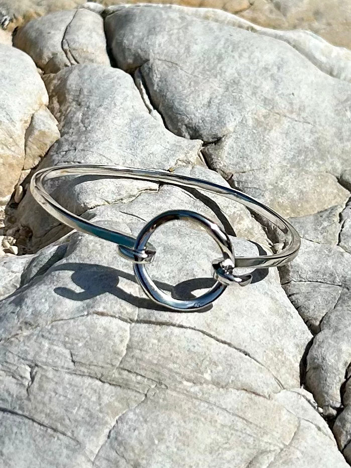 Hooked Circle Bracelet