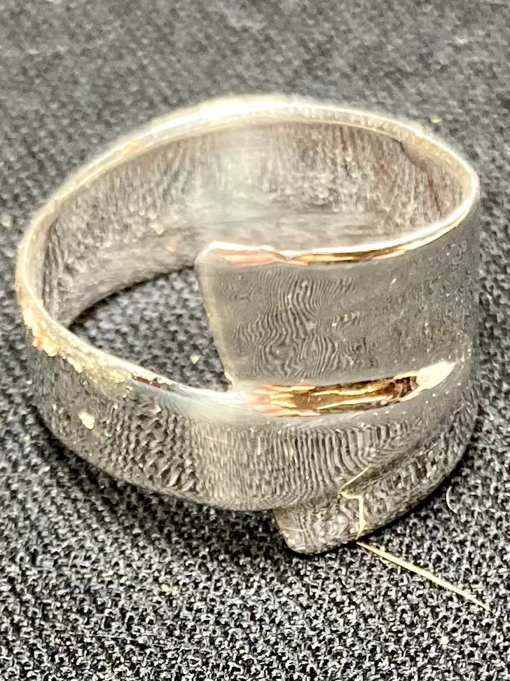 Textured Overlapping Ring in 925 Silver