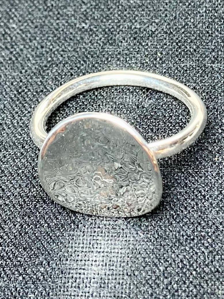 Textured Curved Disc Ring in 925 Silver
