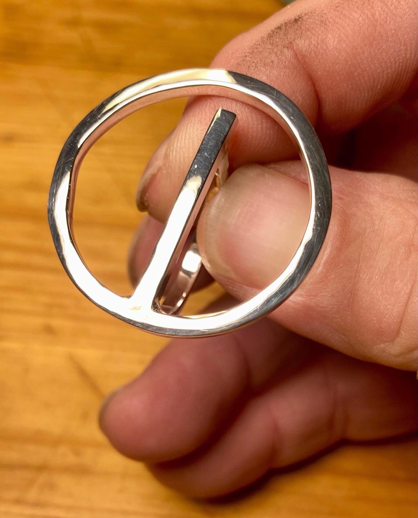Circle-Bar Ring